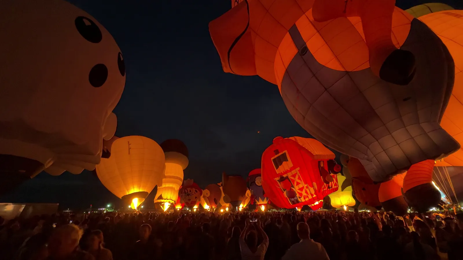Photograph of Balloon Fiesta at Albuquerque, New Mexico.