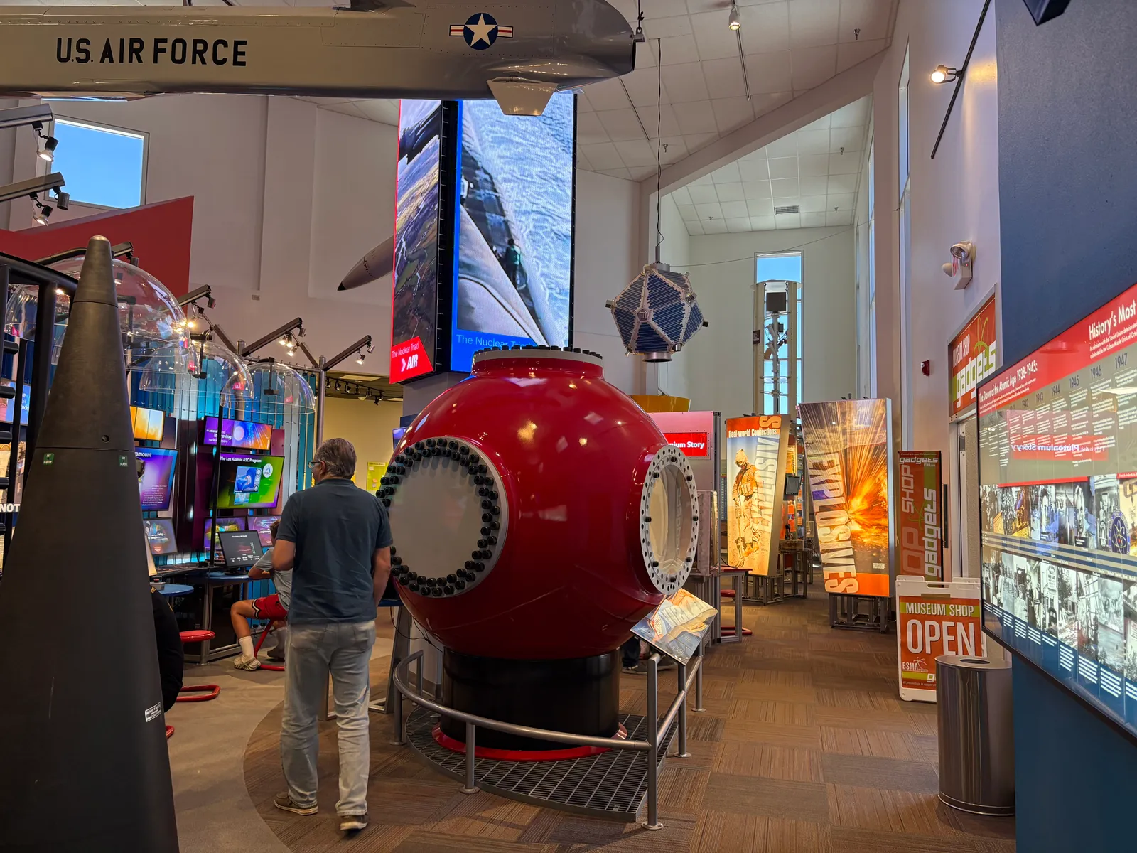 Photograph of Bradbury Science2 at Los Alamos, New Mexico.